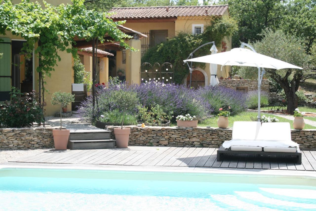 Le Mas Des Pierres Blanches Bed & Breakfast Venasque Exterior photo