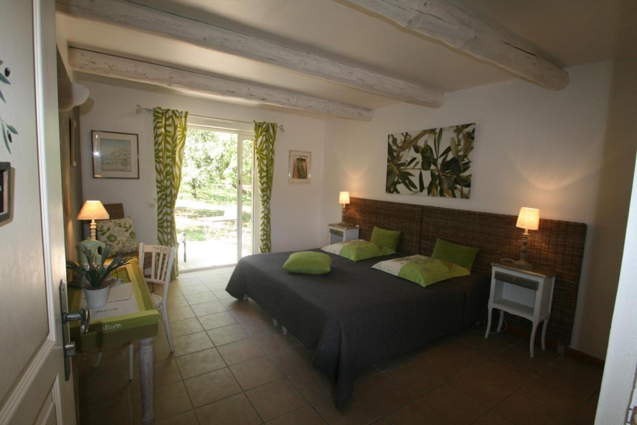 Le Mas Des Pierres Blanches Bed & Breakfast Venasque Exterior photo