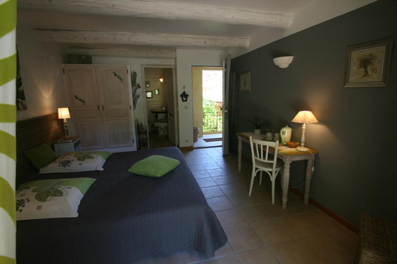 Le Mas Des Pierres Blanches Bed & Breakfast Venasque Exterior photo